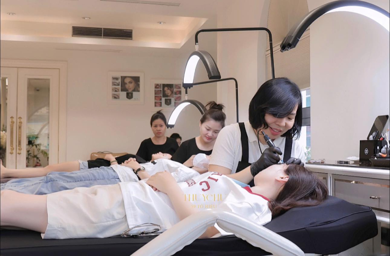 Nhân dịp lễ Quốc Khánh 2/9, Thẩm mỹ viện Thúy Chu - 39 Tô Hiệu (Lê Chân, Hải Phòng) gửi tới khách hàng chương trình tri ân đặc biệt: Phun môi – Phun mày chỉ với 2 triệu đồng.