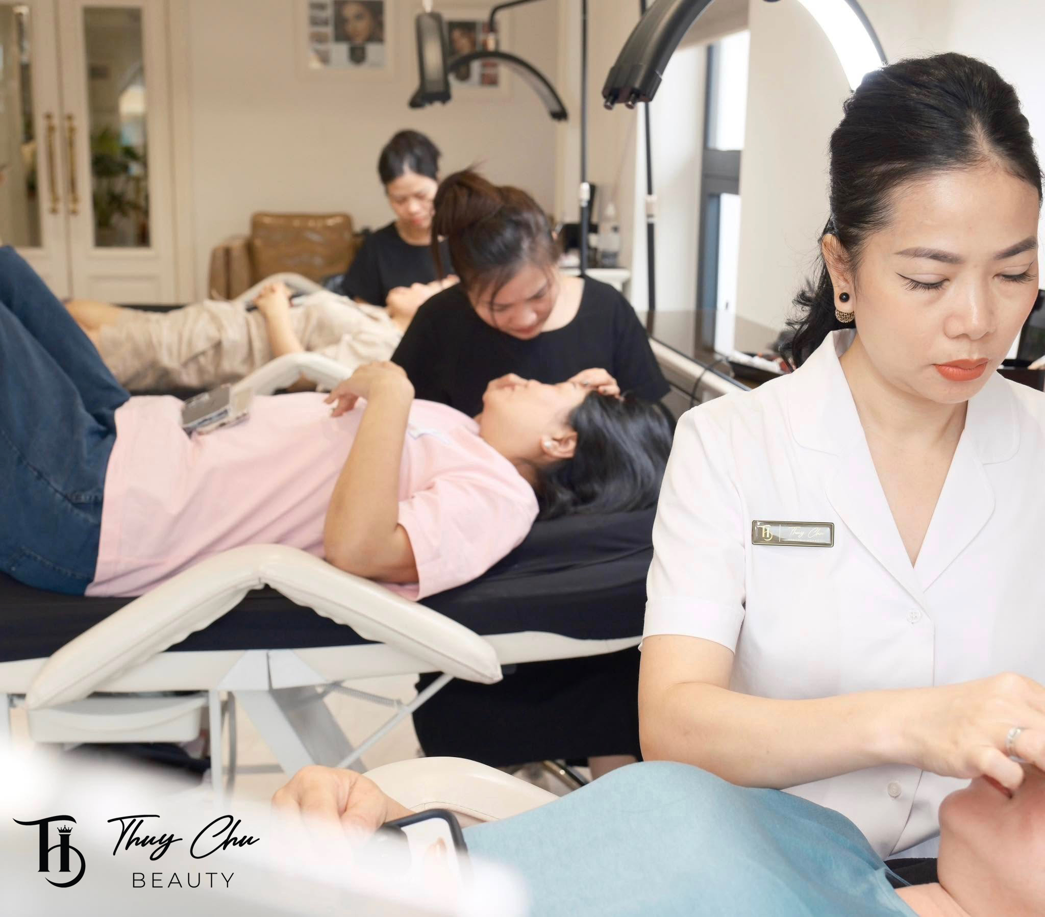 Thẩm mỹ Thúy Chu là cơ sở thẩm mỹ điêu khắc chân mày uy tín tại Hải Phòng